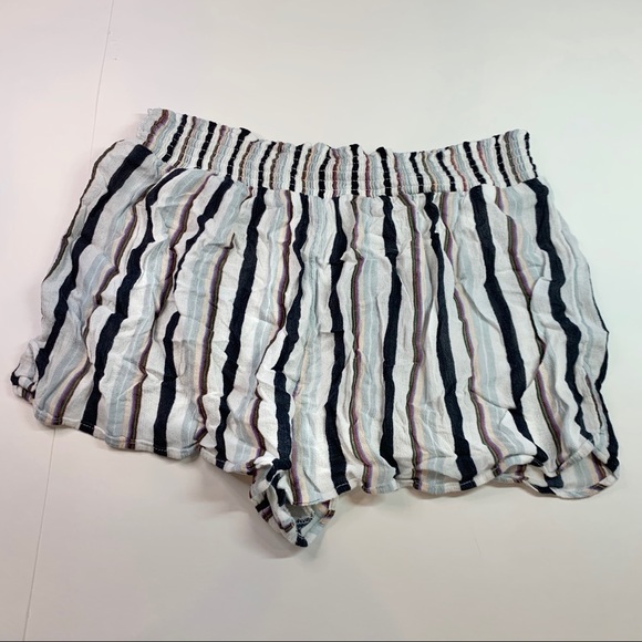 Navy and light blue striped stretchy shorts - Picture 1 of 2